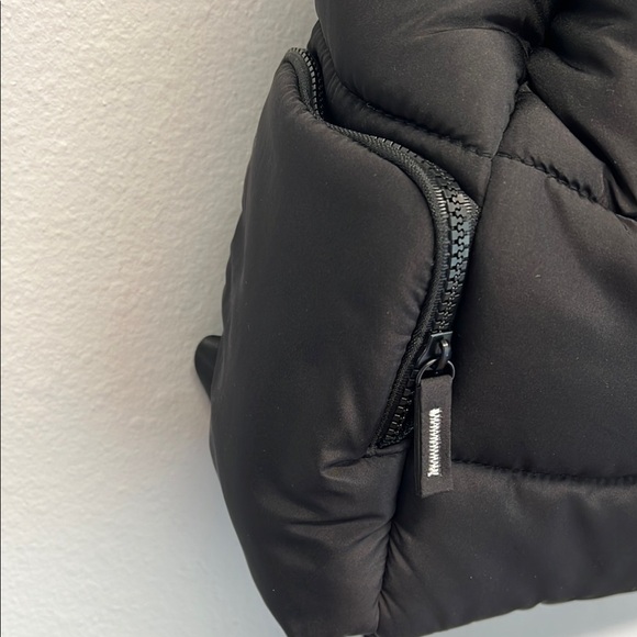 Wilo The Label | Black Puffer Drawstring  Backpack - Picture 6 of 12